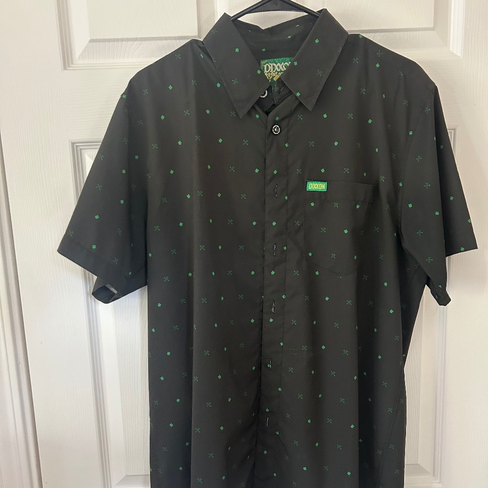 Dixxon Flannel Co. Men’s Short Sleeve Party Shirt – Size Medium (Like New)